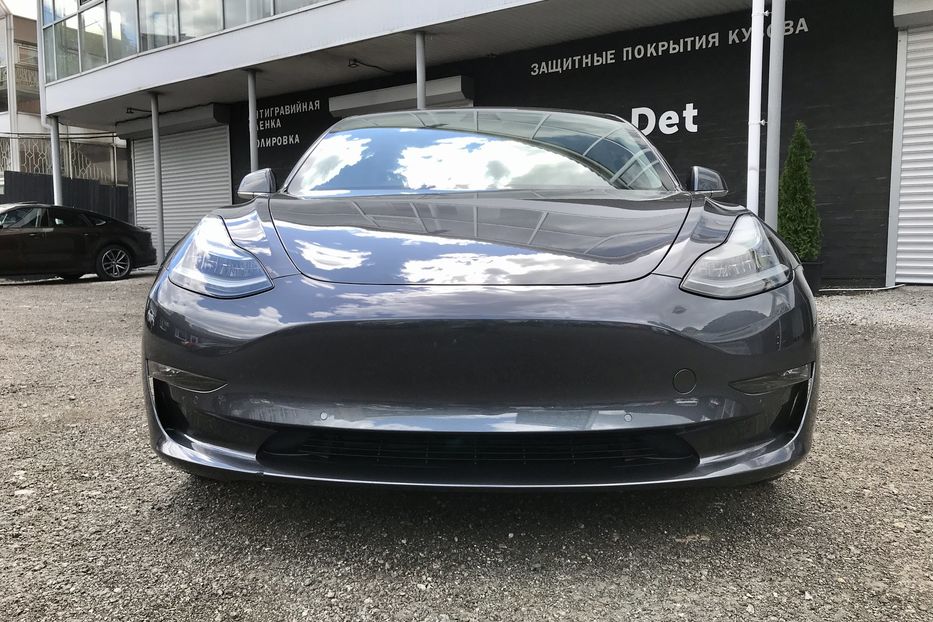 Продам Tesla Model 3 Dual Motor Performace 2018 года в Киеве