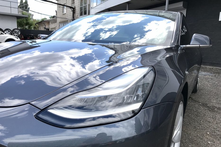 Продам Tesla Model 3 Dual Motor Performace 2018 года в Киеве