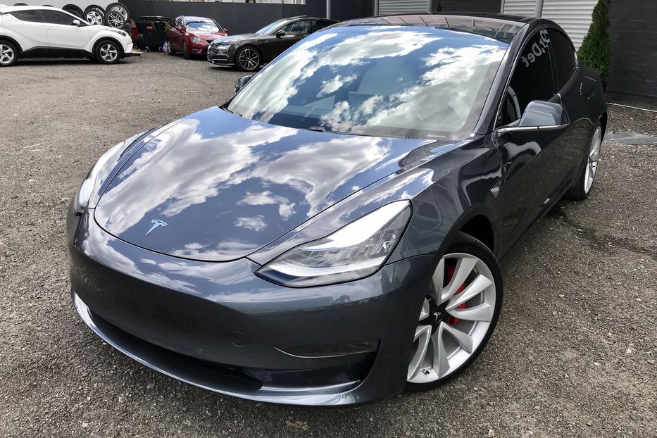 Продам Tesla Model 3 Dual Motor Performace 2018 года в Киеве