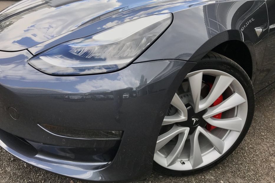 Продам Tesla Model 3 Dual Motor Performace 2018 года в Киеве