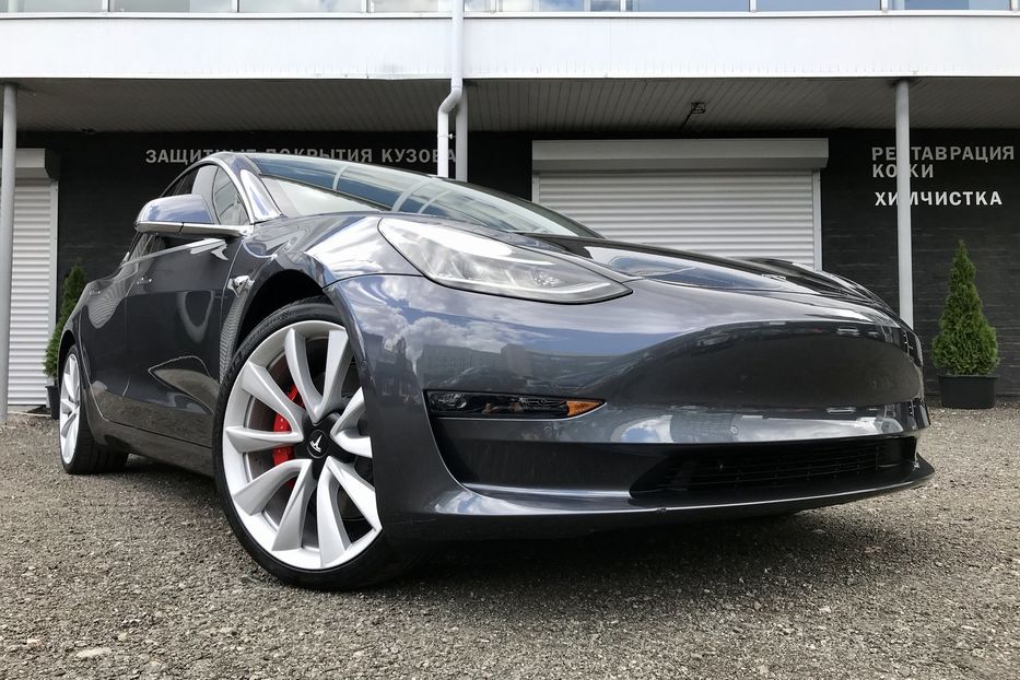 Продам Tesla Model 3 Dual Motor Performace 2018 года в Киеве