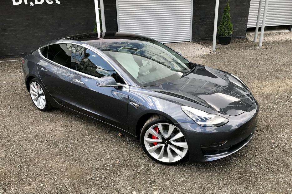 Продам Tesla Model 3 Dual Motor Performace 2018 года в Киеве