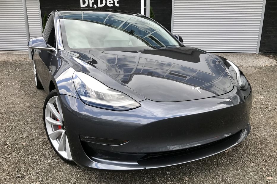 Продам Tesla Model 3 Dual Motor Performace 2018 года в Киеве