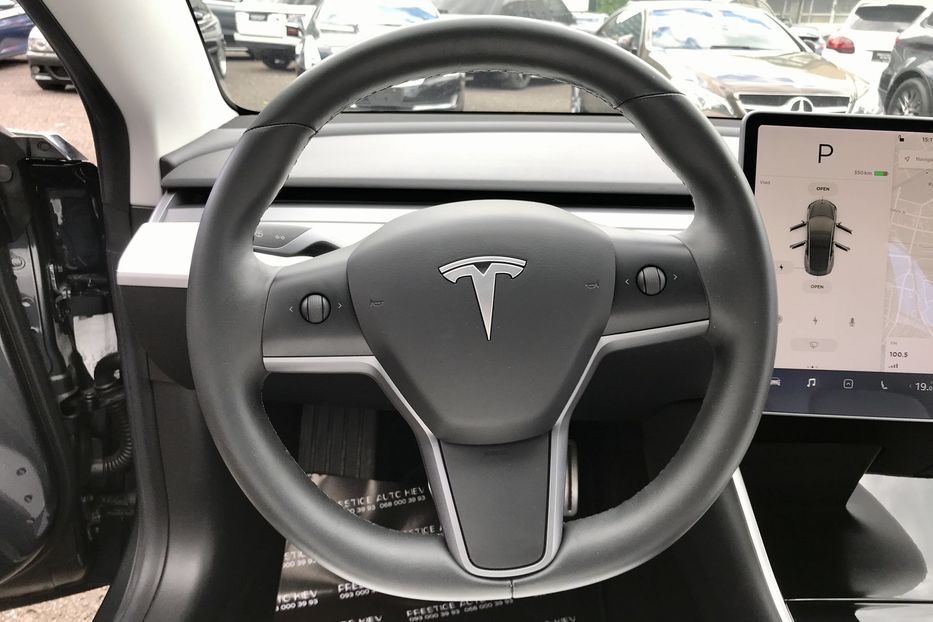 Продам Tesla Model 3 Dual Motor Performace 2018 года в Киеве