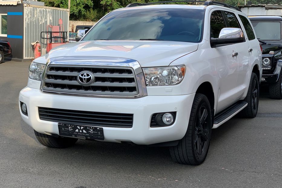 Продам Toyota Sequoia Limited 2014 года в Киеве