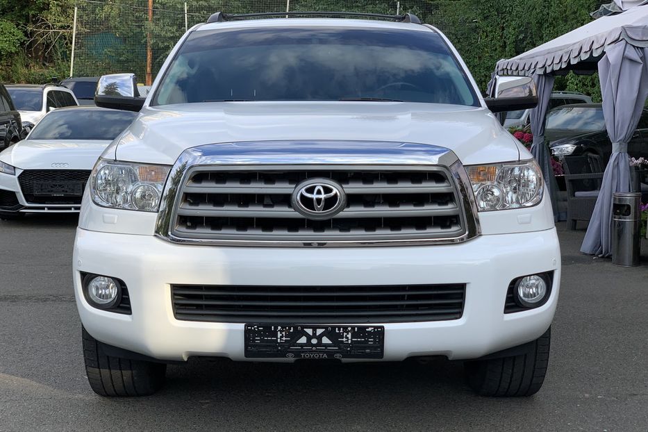 Продам Toyota Sequoia Limited 2014 года в Киеве