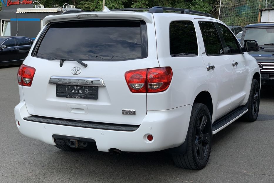 Продам Toyota Sequoia Limited 2014 года в Киеве