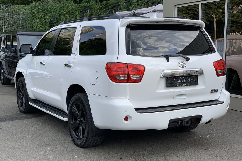 Продам Toyota Sequoia Limited 2014 года в Киеве