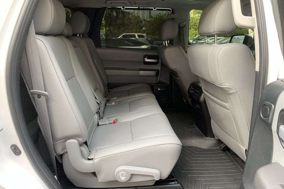 Продам Toyota Sequoia Limited 2014 года в Киеве