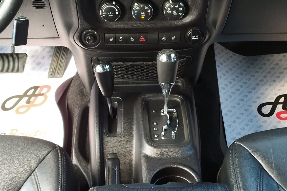 Продам Jeep Wrangler 2015 года в Одессе