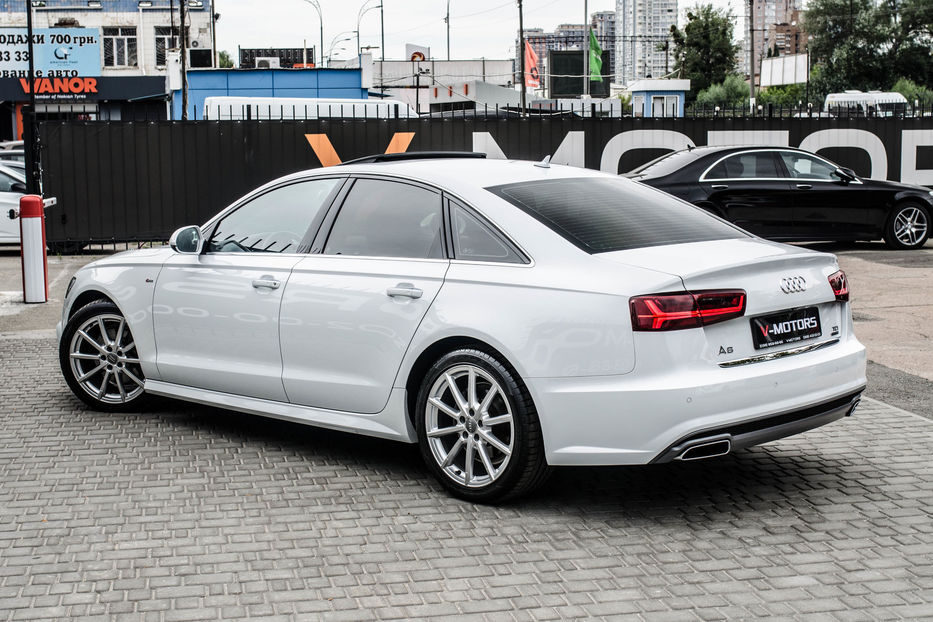 Продам Audi A6 S-Line QUATTRO 2016 года в Киеве