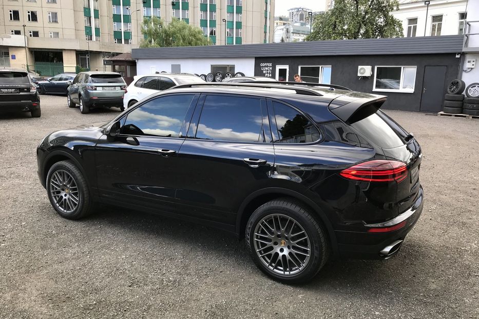 Продам Porsche Cayenne 2016 года в Киеве