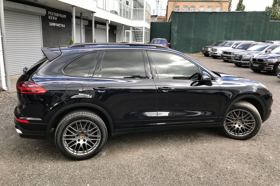 Продам Porsche Cayenne 2016 года в Киеве