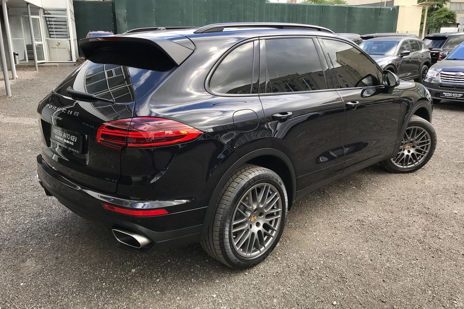 Продам Porsche Cayenne 2016 года в Киеве