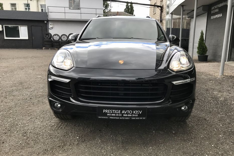 Продам Porsche Cayenne 2016 года в Киеве