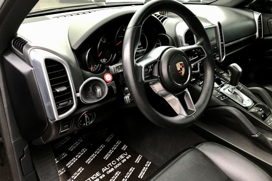 Продам Porsche Cayenne 2016 года в Киеве