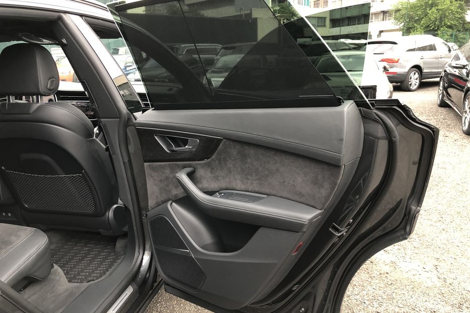 Продам Audi Q8 55 TFSI 2018 2018 года в Киеве