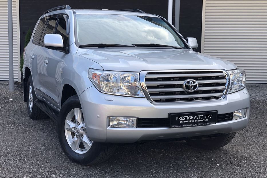 Продам Toyota Land Cruiser 200 2011 года в Киеве