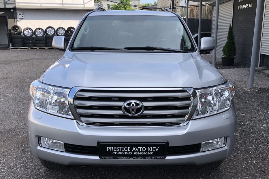 Продам Toyota Land Cruiser 200 2011 года в Киеве