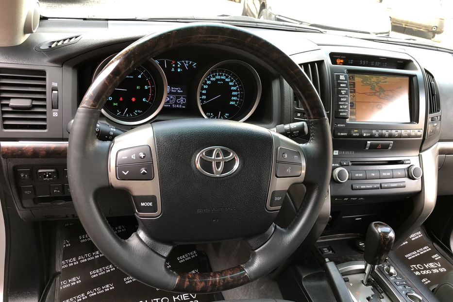 Продам Toyota Land Cruiser 200 2011 года в Киеве