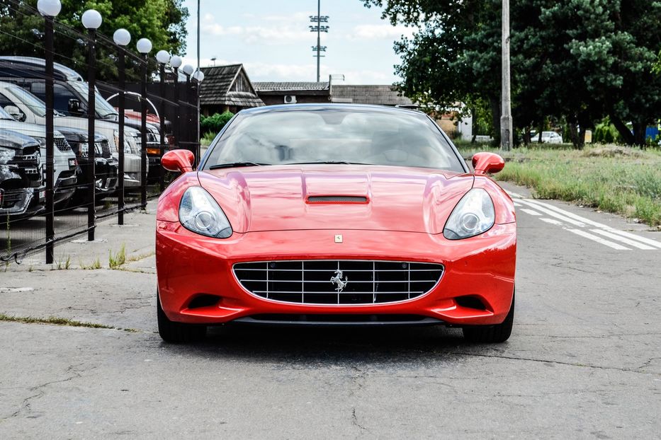 Продам Ferrari California 2013 года в Киеве