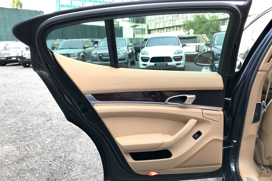 Продам Porsche Panamera 4S 2013 года в Киеве