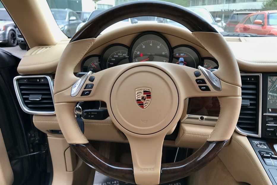 Продам Porsche Panamera 4S 2013 года в Киеве