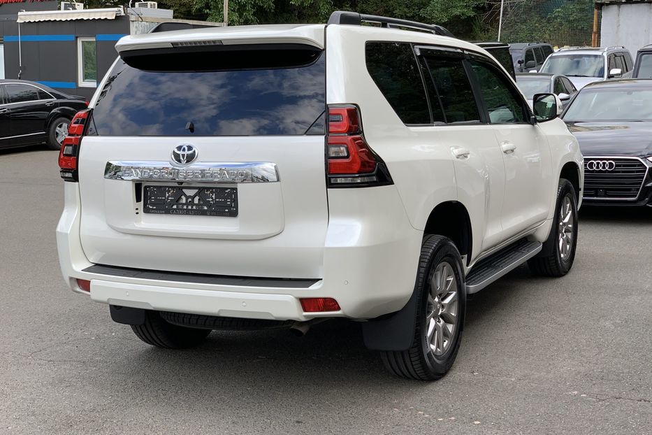 Продам Toyota Land Cruiser Prado PRESTIGE 2019 года в Киеве