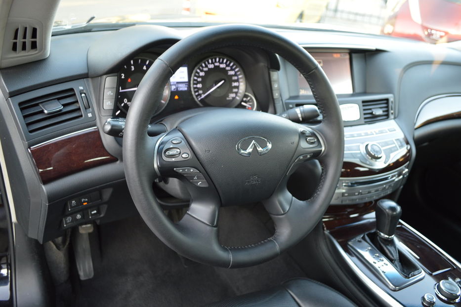 Продам Infiniti Q70 2015 года в Одессе