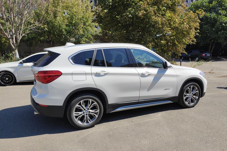 Продам BMW X1 XDRIVE 28i 2017 года в Одессе