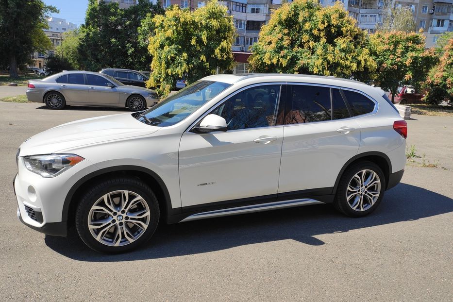 Продам BMW X1 XDRIVE 28i 2017 года в Одессе