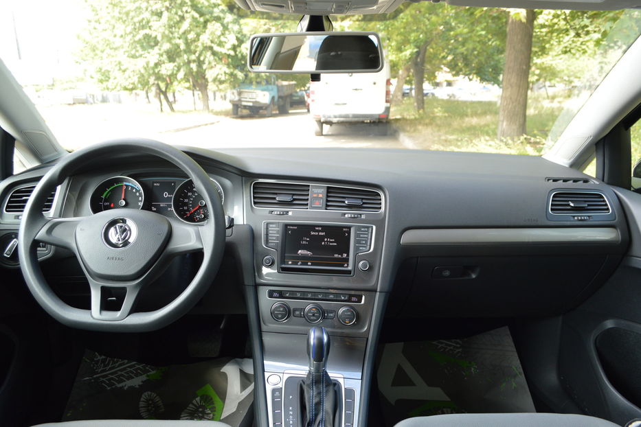 Продам Volkswagen e-Golf 2015 года в Одессе