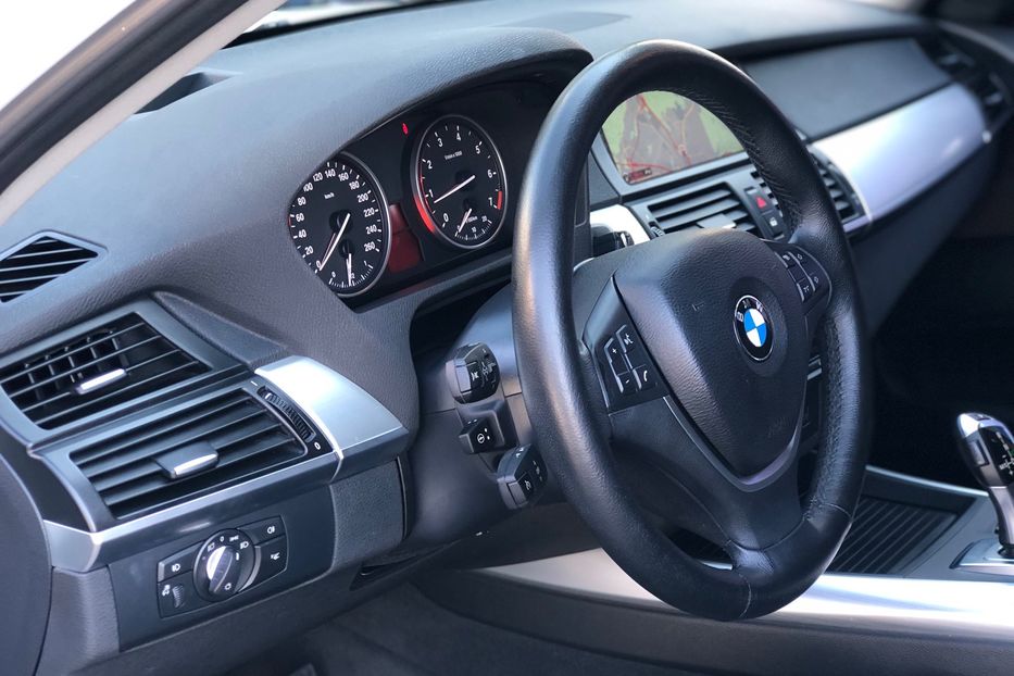 Продам BMW X5 Xdrive 50i 2011 года в Киеве