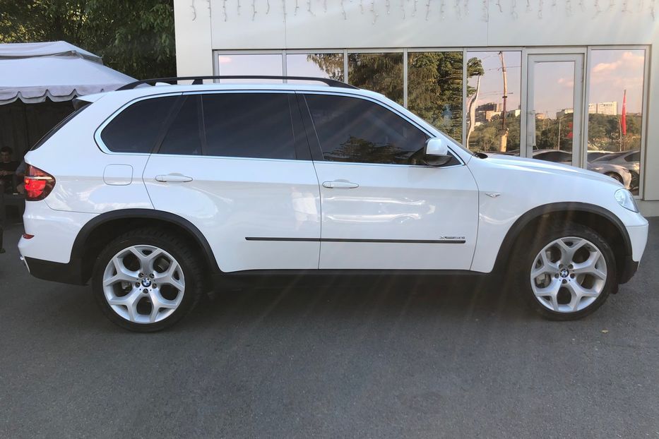 Продам BMW X5 Xdrive 50i 2011 года в Киеве