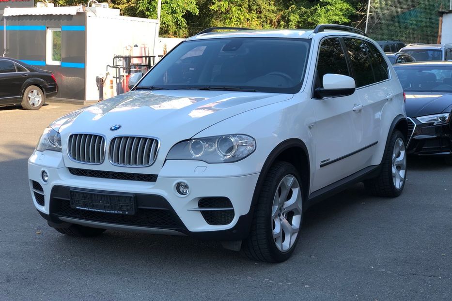 Продам BMW X5 Xdrive 50i 2011 года в Киеве