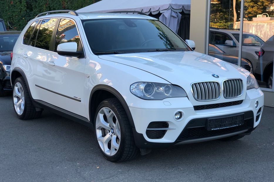 Продам BMW X5 Xdrive 50i 2011 года в Киеве