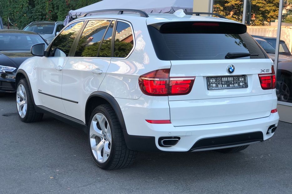 Продам BMW X5 Xdrive 50i 2011 года в Киеве