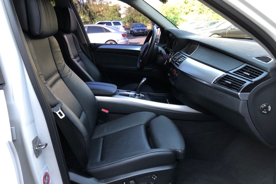 Продам BMW X5 Xdrive 50i 2011 года в Киеве