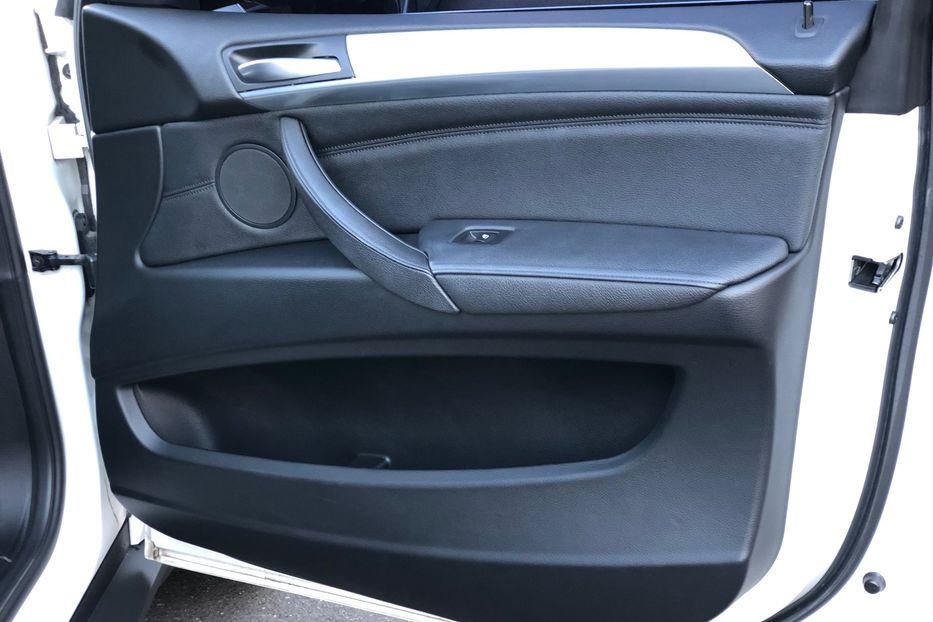 Продам BMW X5 Xdrive 50i 2011 года в Киеве