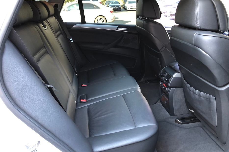 Продам BMW X5 Xdrive 50i 2011 года в Киеве