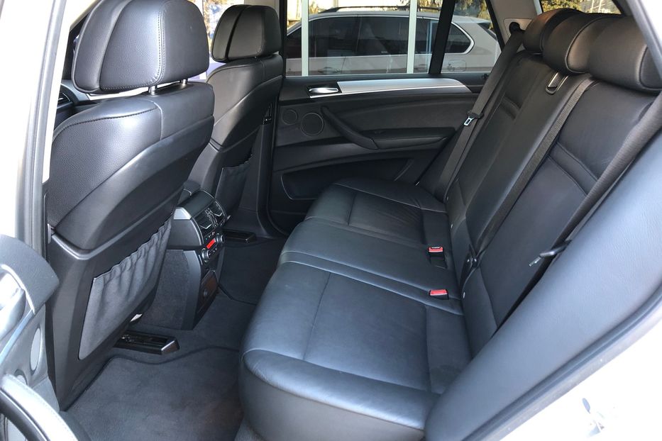Продам BMW X5 Xdrive 50i 2011 года в Киеве