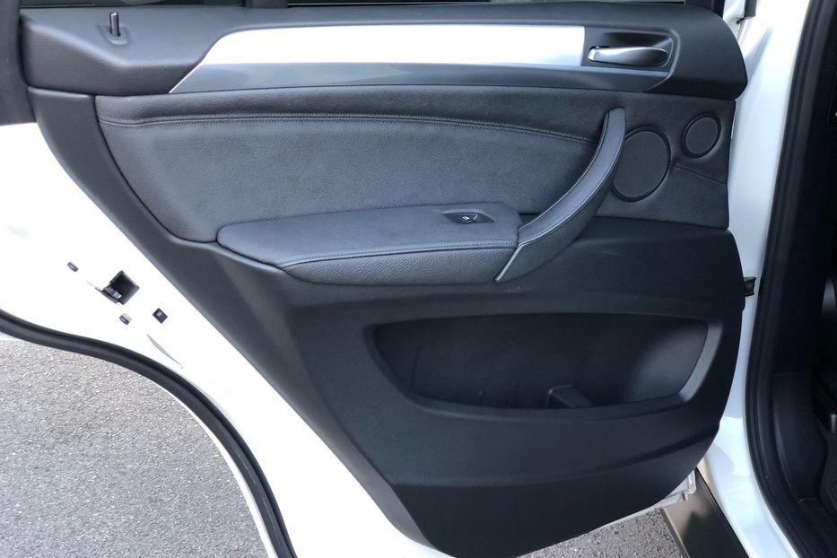 Продам BMW X5 Xdrive 50i 2011 года в Киеве