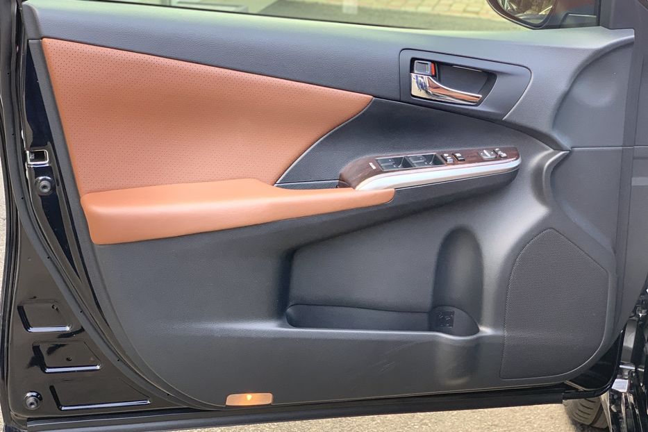 Продам Toyota Camry 35th ANNIVERSARY 2017 года в Киеве