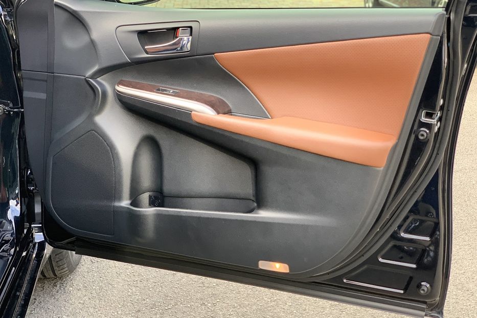 Продам Toyota Camry 35th ANNIVERSARY 2017 года в Киеве