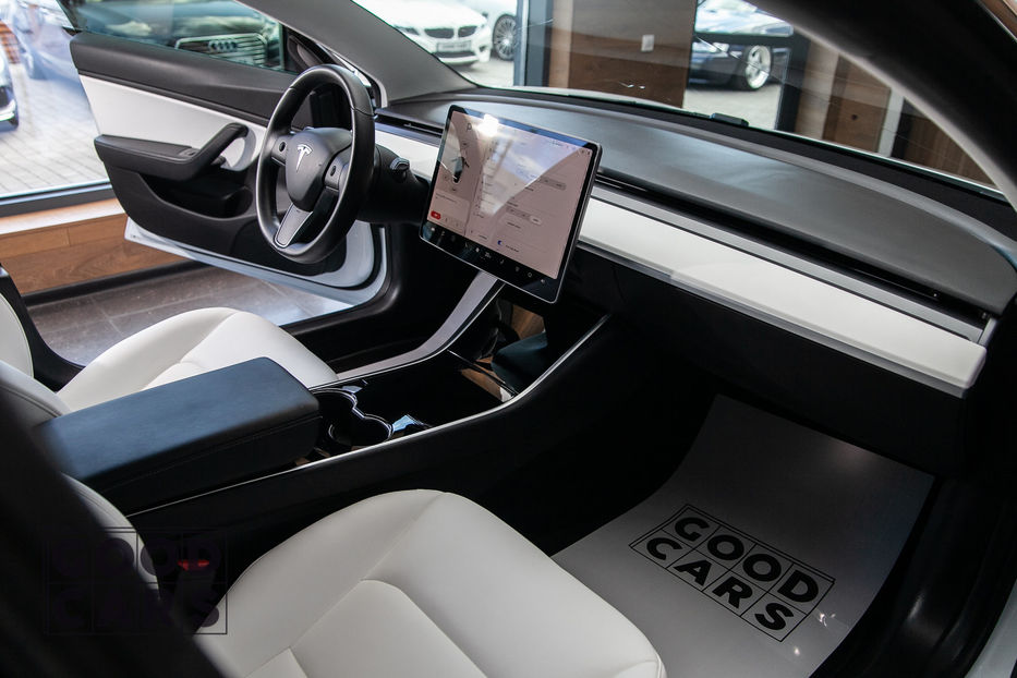 Продам Tesla Model 3 Long Range 2018 года в Одессе