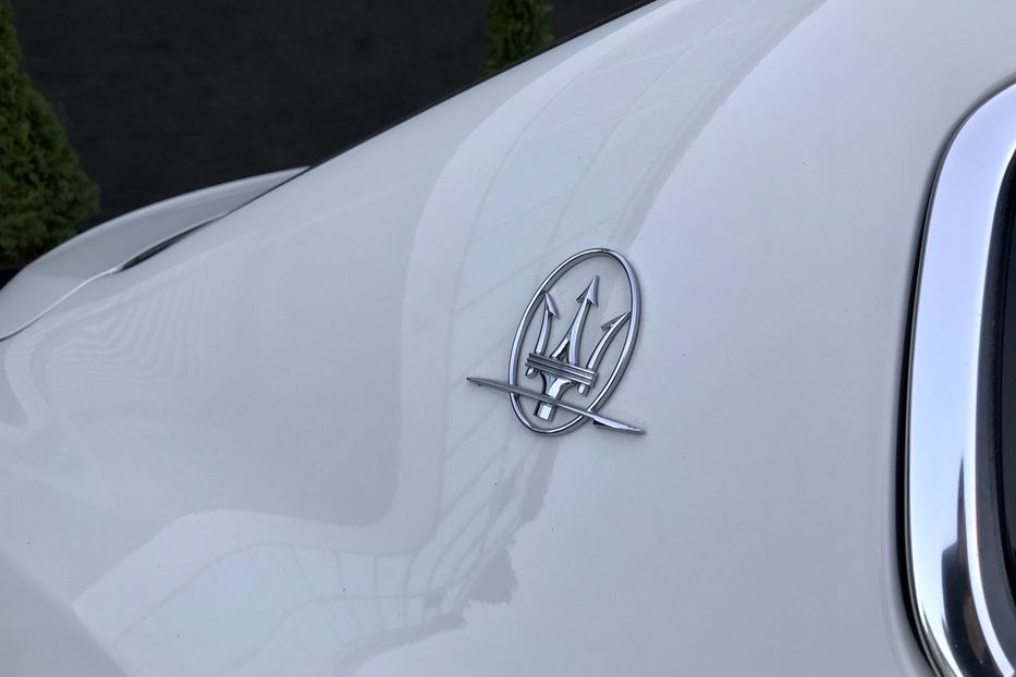Продам Maserati Ghibli SQ4 2014 года в Киеве