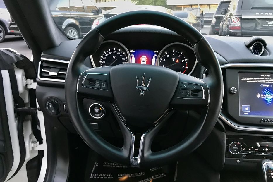 Продам Maserati Ghibli SQ4 2014 года в Киеве