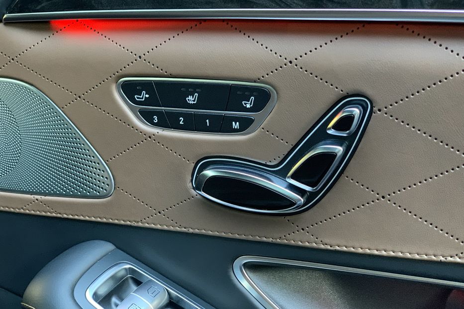 Продам Mercedes-Benz S-Class 63 AMG 4MATIC 2014 года в Киеве