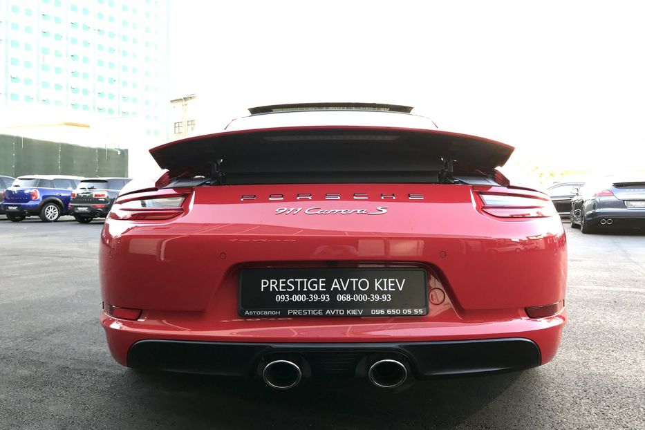 Продам Porsche 911 Carrera S Официальный 2016 года в Киеве