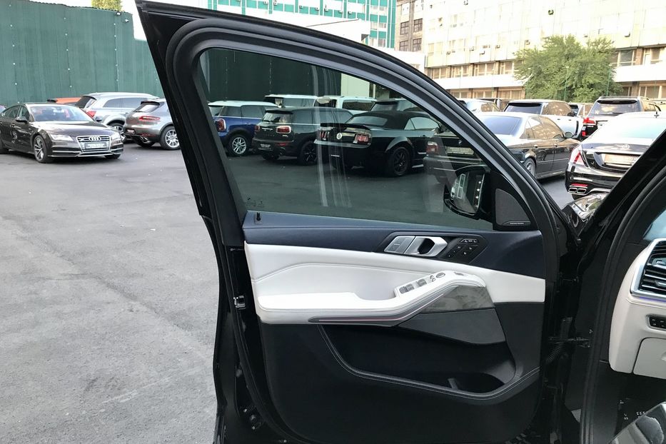 Продам BMW X7 Individual Официальный 2019 года в Киеве